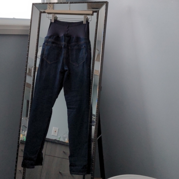 Maternity jeans from Old Navy - Picture 2 of 4